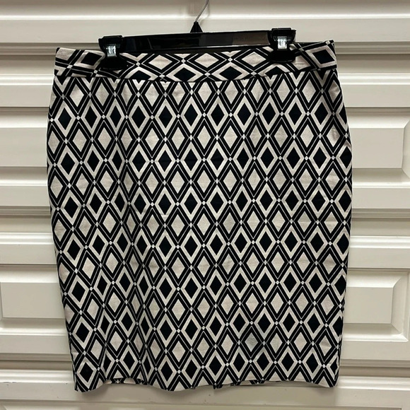 Worthington Black Beige Diamond Pencil Lined Knee Skirt Back Zip 8 - Picture 1 of 5